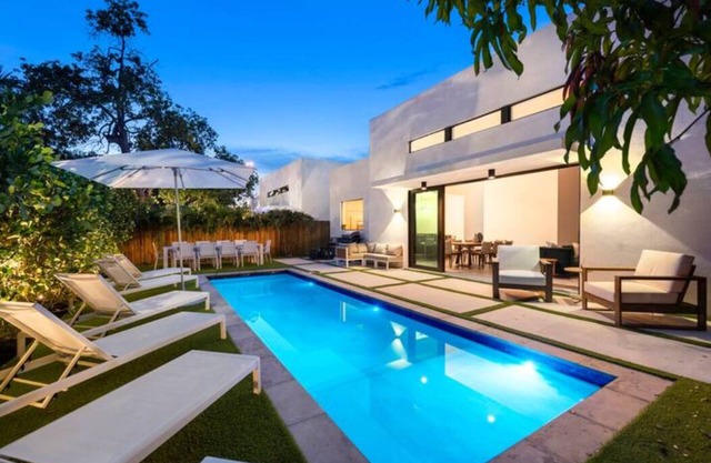 Design District Villas 10BR Double Modern Homes