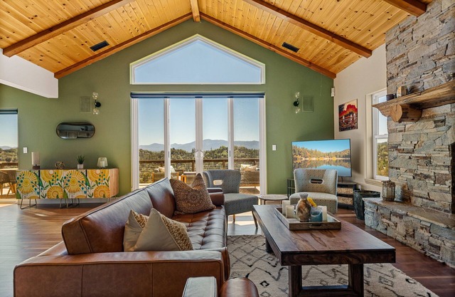 Designer Chalet with Breathtaking views at reasonable prices!