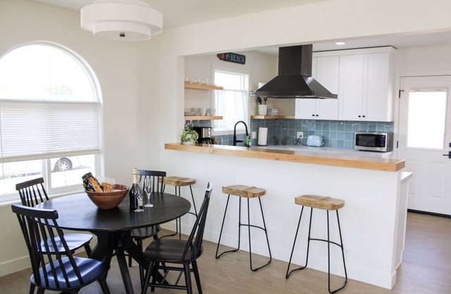 Designer Remodel 3 bed/2 bath Beach House Near LAX