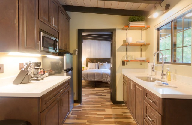 Destination Oak Creek 9 1 Bedroom Apts by RedAwning