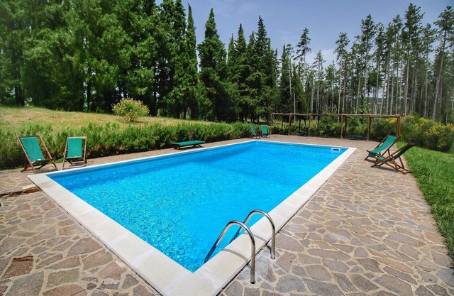 Detached cottage with pool