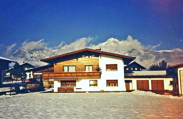 Detached holiday home with a garden