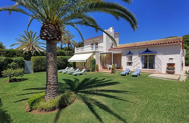 Detached holiday home close to Cabopino port, Golf Course, Beach, Marbella