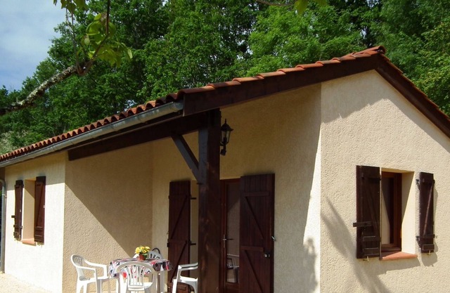 Detached house with dishwasher in south Dordogne