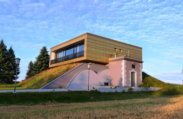 Detached house with garden and party room in Dresden - for you alone
