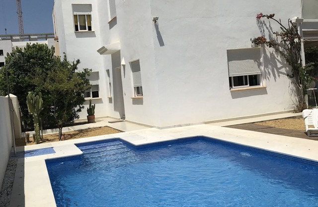 Detached villa, private swimming pool, Puerto Rey urbanization