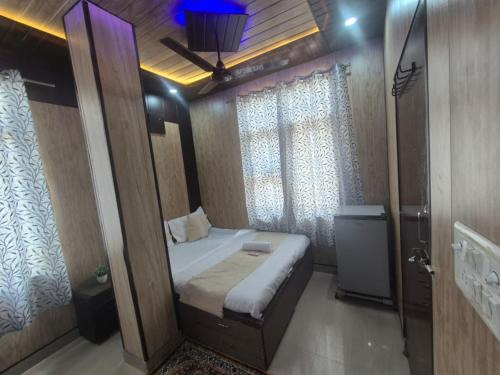 Dev Hotel Mansarovar