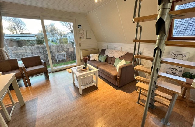 DH55 - cottage with 2 bedrooms in holiday park