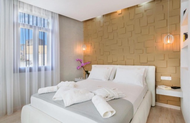 Diamond Luxury Suites