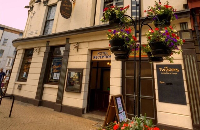 Dickens Bar and Inn