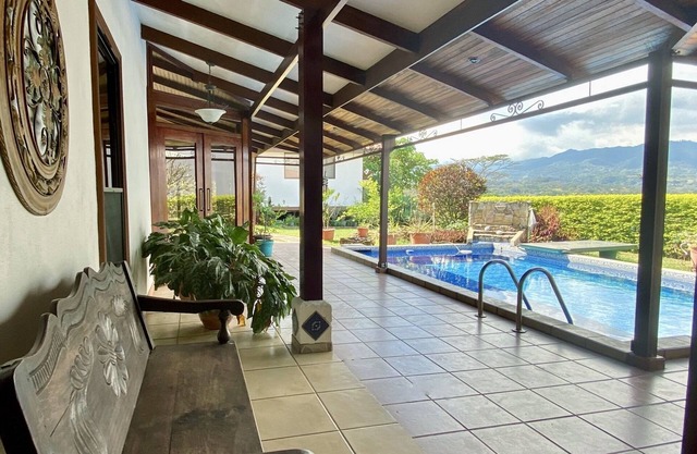 Digital Nomad Paradise Villa & Guesthouse Sleeps 8 Heated Pool 30 Mins. from SJO