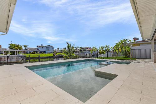Direct Gulf Access, Luxurious Pool & Spa, Pet-friendly - Villa Sunlit Sanctuary - Roelens