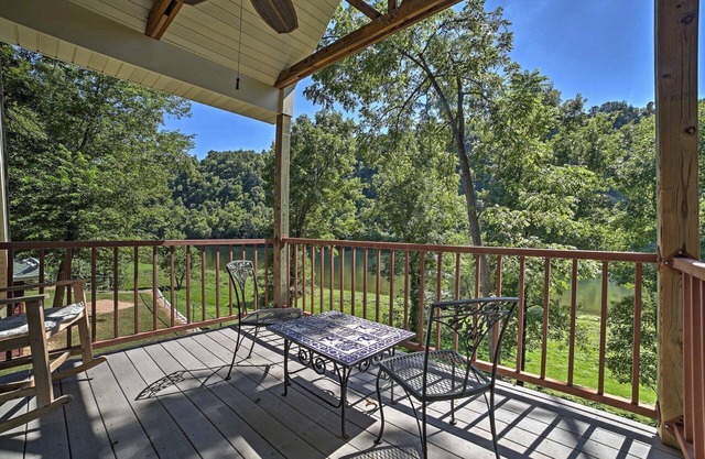 Directly on White River! Walk-in access! 1/4 mile from White Hole Access