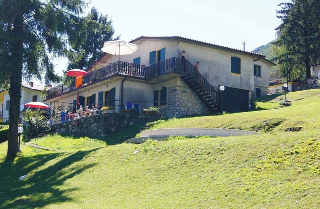 Direkt am See mit Terrasse und Zwei Schlafzimmern