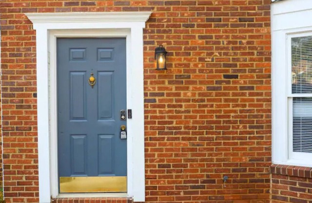 Discounted Gorgeous 2 bed/2.5 bathroom Townhome