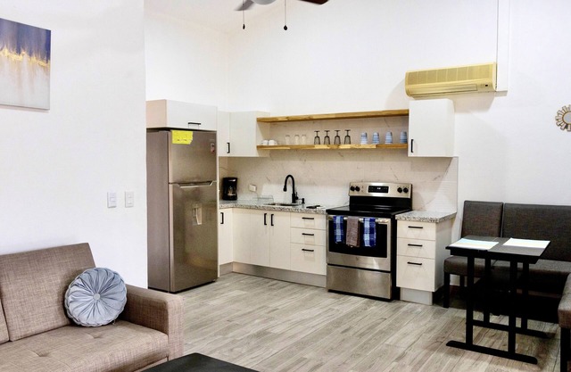 Discounted - Hermosa Paradise Mins from beach