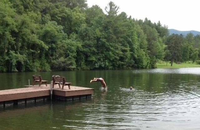 Discounted $! Hot Tub, Fireplace, Pet & Family Friendly. Waterview w/ swimming!