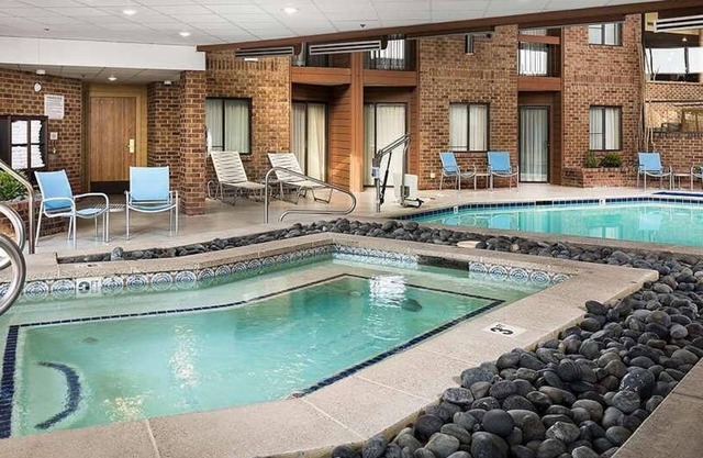 Discover the Charm of Park City! Indoor Pool, Breakfast, Shuttle, Pets Allowed!