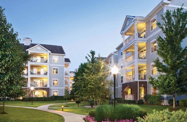 Discover the Heart of Music City at Wyndham Nashville – 2 Bd. Dxl-Family Getaway