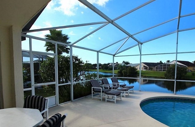 Disney Orlando Lake 4 Bed Luxury Pool Villa