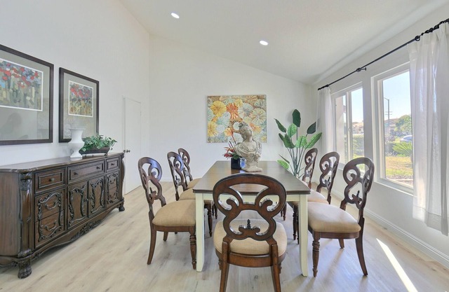 Disneyland,6B/3.5b/3K+5Q beds/High Wifi/2400sqft