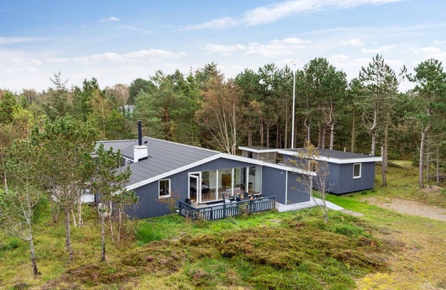 "Djuna" - 200m from the sea by Interhome
