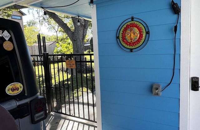 Dog friendly and beautiful waterfront guest house with Amenities