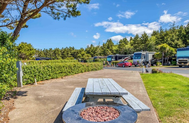 Dog Friendly, Available with 50AMP, 30AMP, Water and Sewer hook up's, WiFi