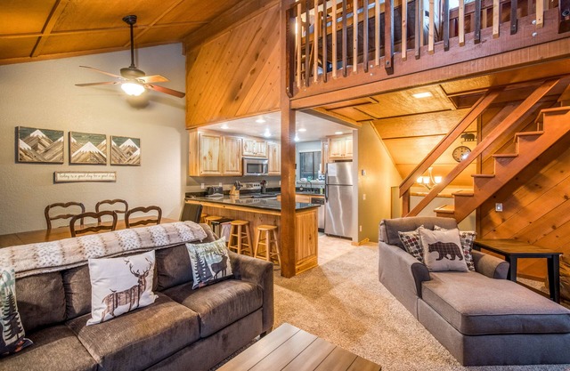 Dog-friendly condo w/an updated kitchen, furnished deck, shared pool, & hot tub