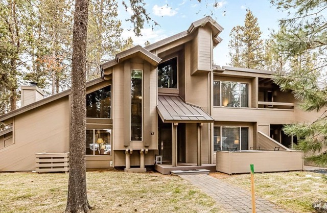 Dog-Friendly Condo with Central AC, WiFi, and Private Washer/Dryer!
