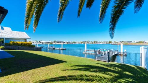Dog Friendly Home With Canal Views
