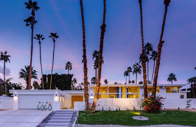 Dog Friendly Iconic Krisel home w/fantastic pool, spa, firepit & mountain views