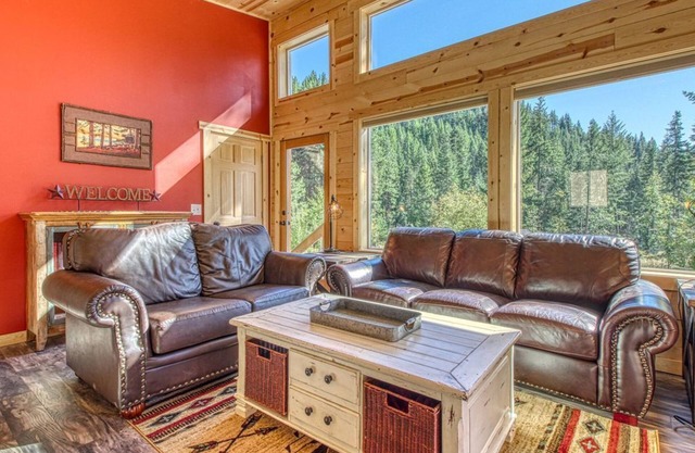 Dog-Friendly, Newly Built Woodland Home w/Deck & Private Hot Tub