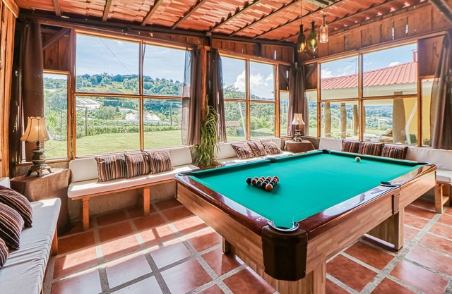 Dog-Friendly, Secluded Getaway W/Game Room, Stunning Terrace & WiFi