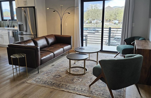 Dog Friendly! The Mayfly Hotel, Unit 1E