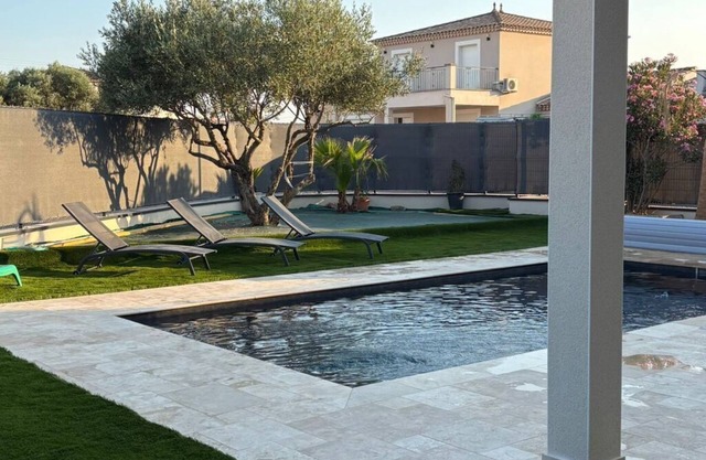 Dolce Vita Elegant and comfortable new villa with heated pool for 12 people