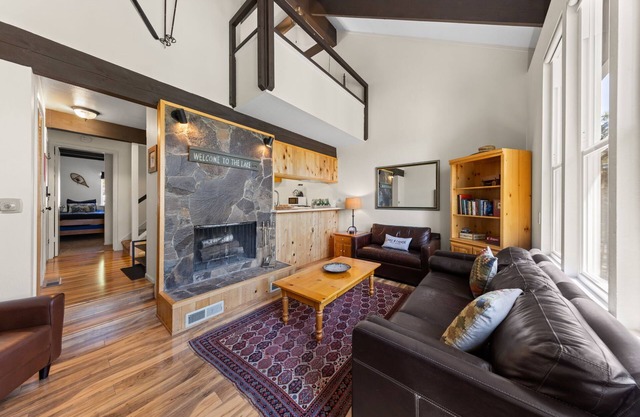 Dollar Hill 1 Bedroom condo w/Loft