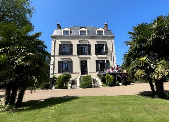 Domaine de la Belvaudière - 22 Pers - Piscine - Luxe -Rêve au Mans