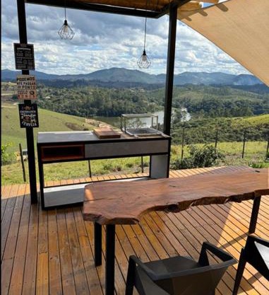 Domo com vista do Lago e Montanhas
