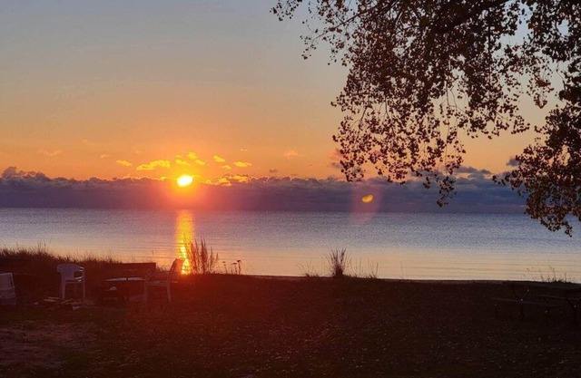 Door County Cottage w/ Private Sprawling Beach on the "Quiet Side"