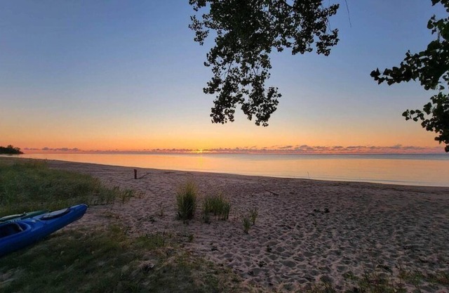 Door County Waterfront Cottage on the "Quiet Side"