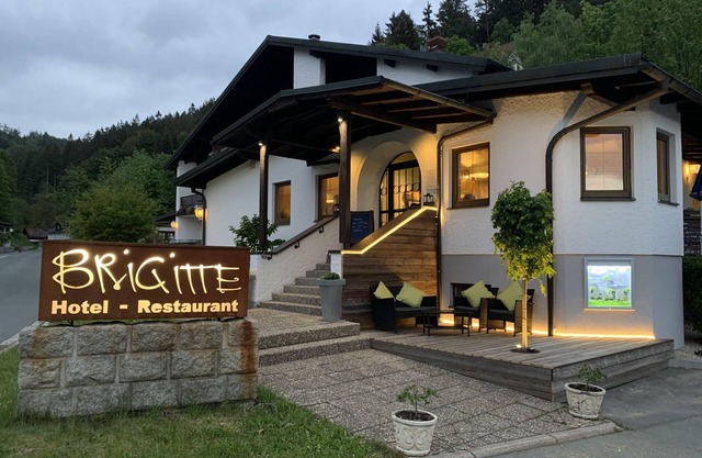 Doppelzimmer, Dusche , WC, - Hotel Restaurant Brigitte