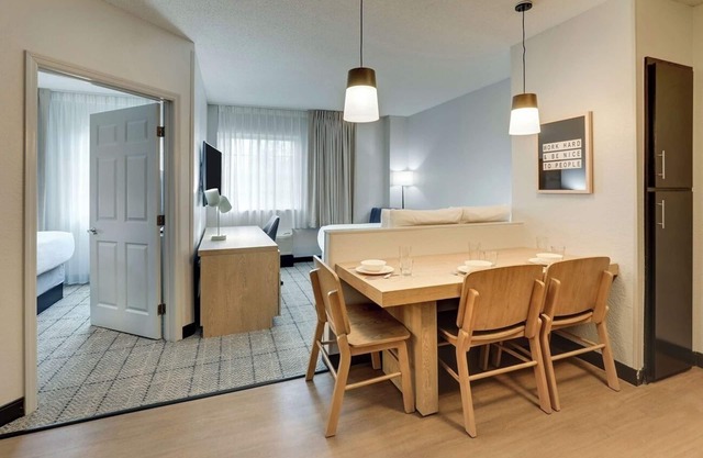 Doral Getaway | Pool, Gym, Pet Friendly, Shuttle, Free Parking