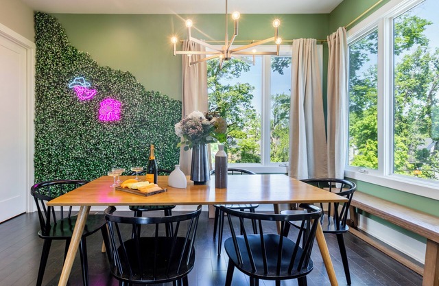 Doralee by AvantStay | 8 Minute Drive to Broadway, Dolly Parton Themed
