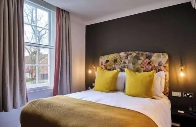 Double Or Twin Room Near Cockpit Chislehurst LON