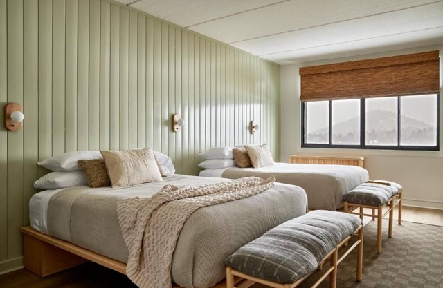 Double Queen Suite at Bluebird l Perfect for Group Getaways