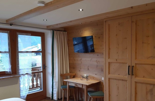 Double Room 4 - Gästehaus Becher, Kreuth-Point