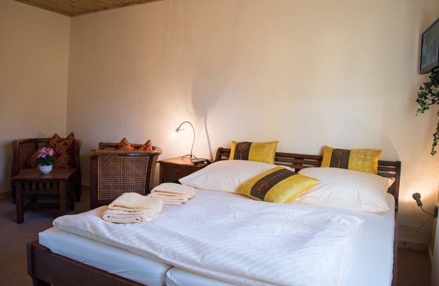 Double room GAMRIG - WITHOUT breakfast - - Pension Am historischen Kalkwerk
