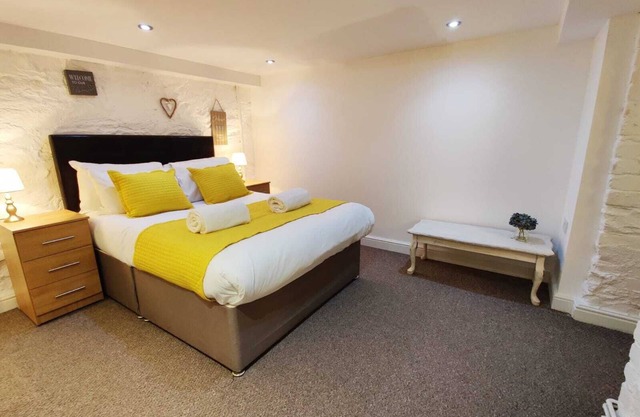 Double room, Kitchen, Livingroom & Private Parking