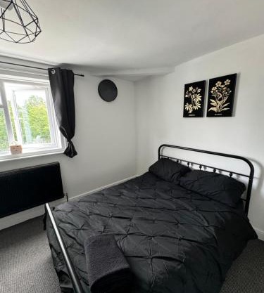 Double Room Located 2 Minutes From Gloucester Royal Hospital